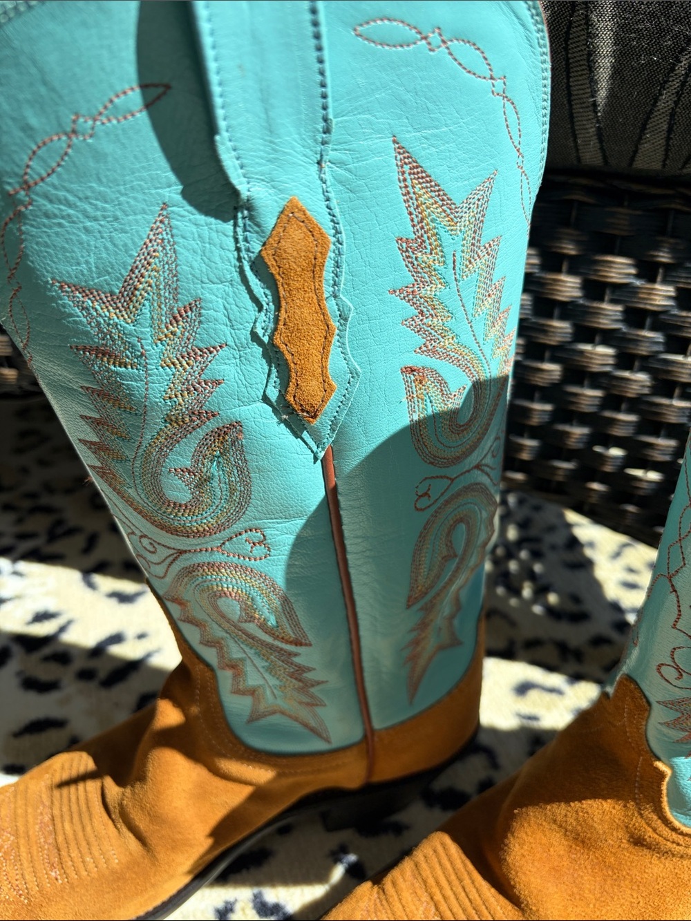 Lucchese Women's Turquoise and Brown Lace-Up Western Boots . - Picture 5 of 6
